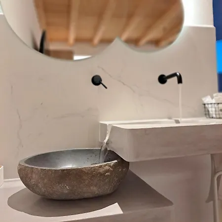 Nisaki & Elite Szálloda 3*