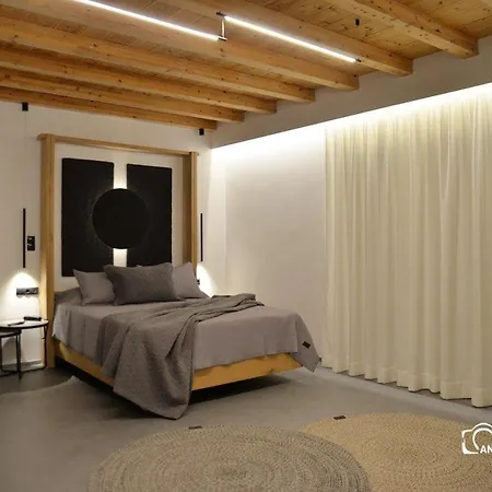 Szálloda Nisaki & Elite