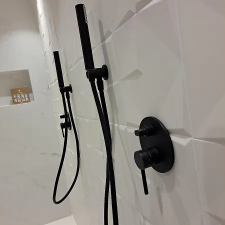 Szálloda Nisaki & Elite