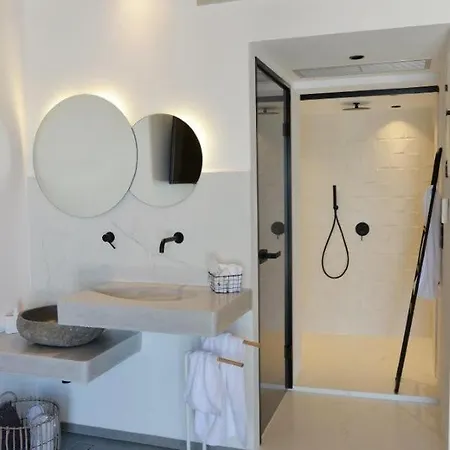 Nisaki & Elite Szálloda