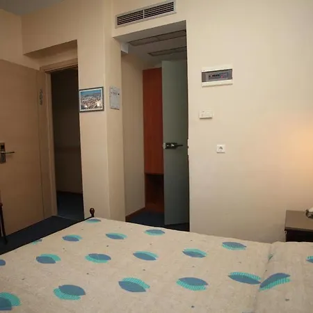 Nisaki & Elite Szálloda Ermúpoli