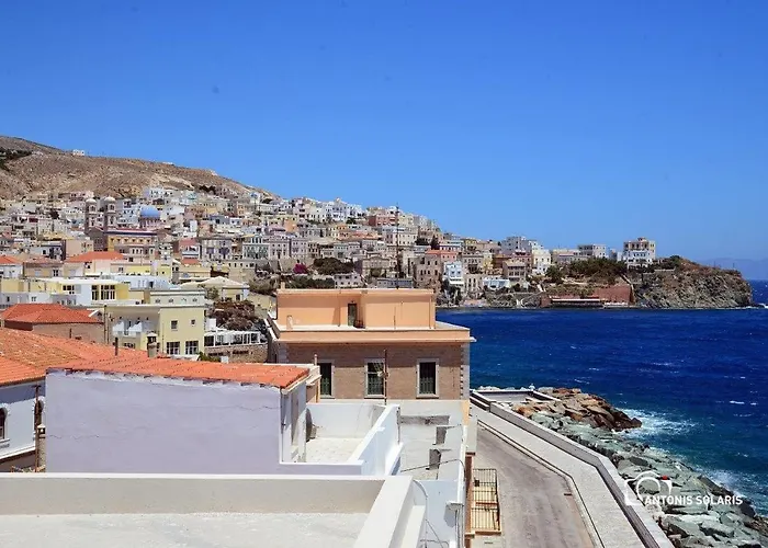 Nisaki & Elite 3* Hermópolis