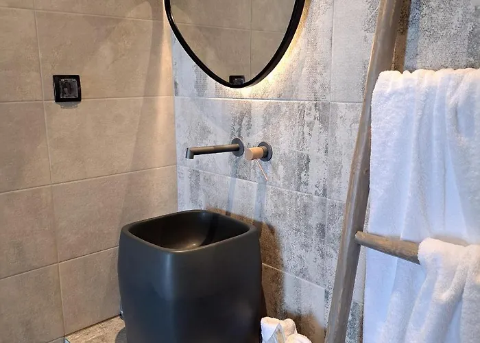 Nisaki & Elite Hotel Hermópolis