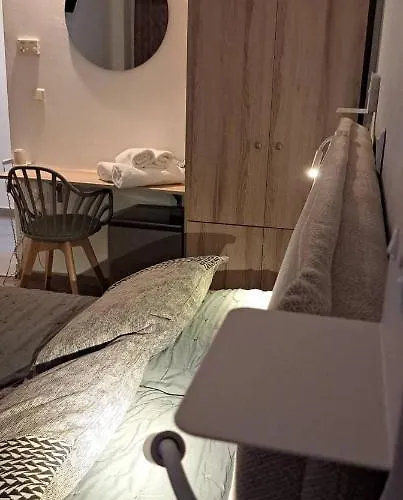 Nisaki & Elite Hermópolis