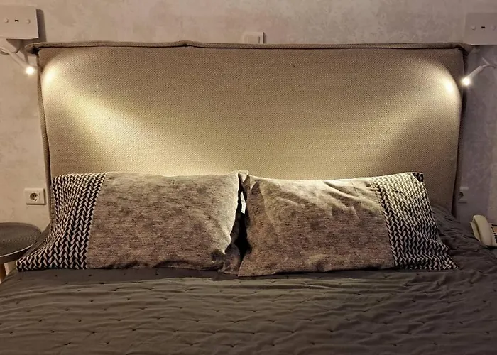 Nisaki & Elite Hotel 3*