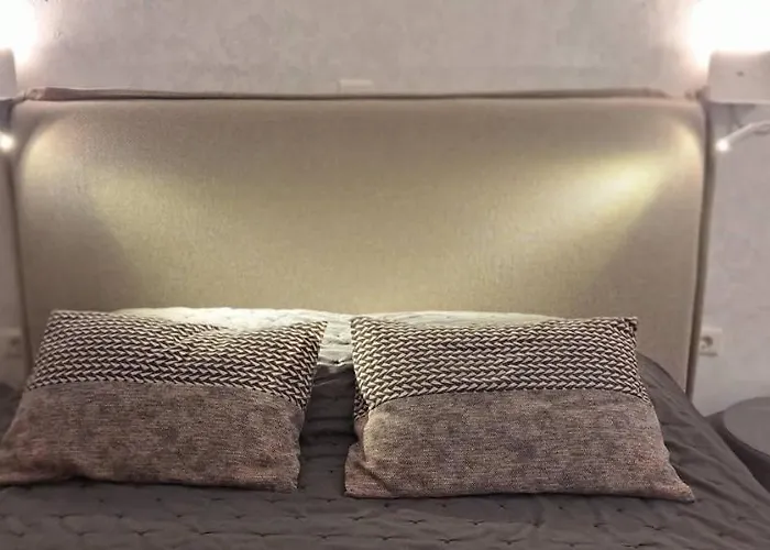 Nisaki & Elite Hermópolis