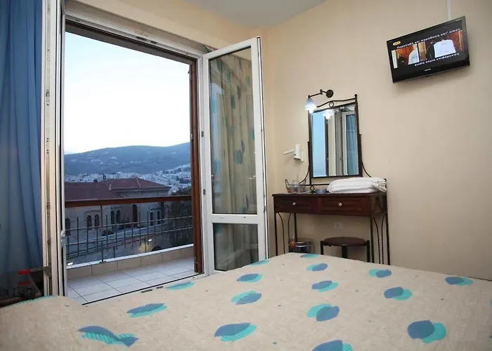 Nisaki & Elite Ermúpoli